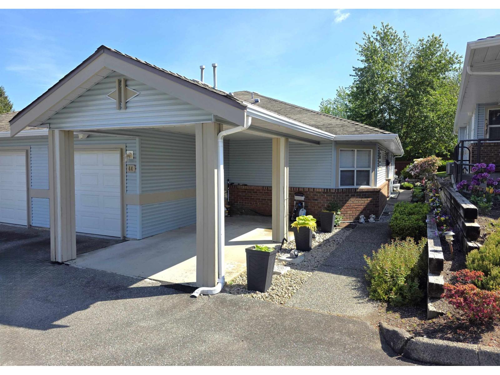 44 8889 212 Street - main photo