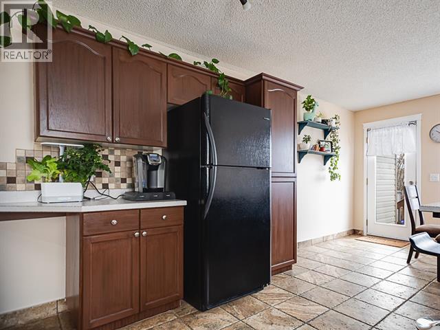 185 Archibald Close - 7