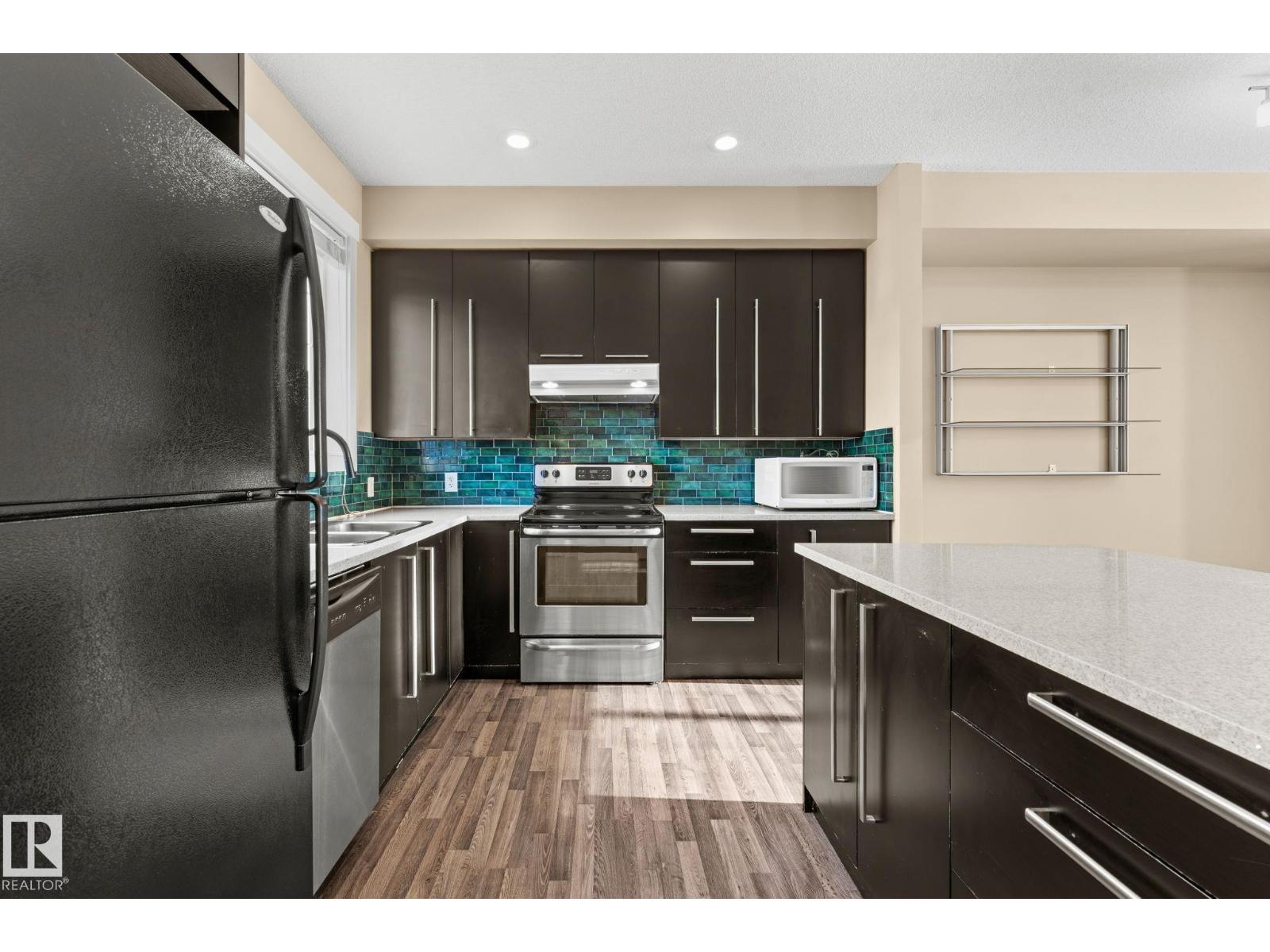 #30 8315 180 AV NW - 10