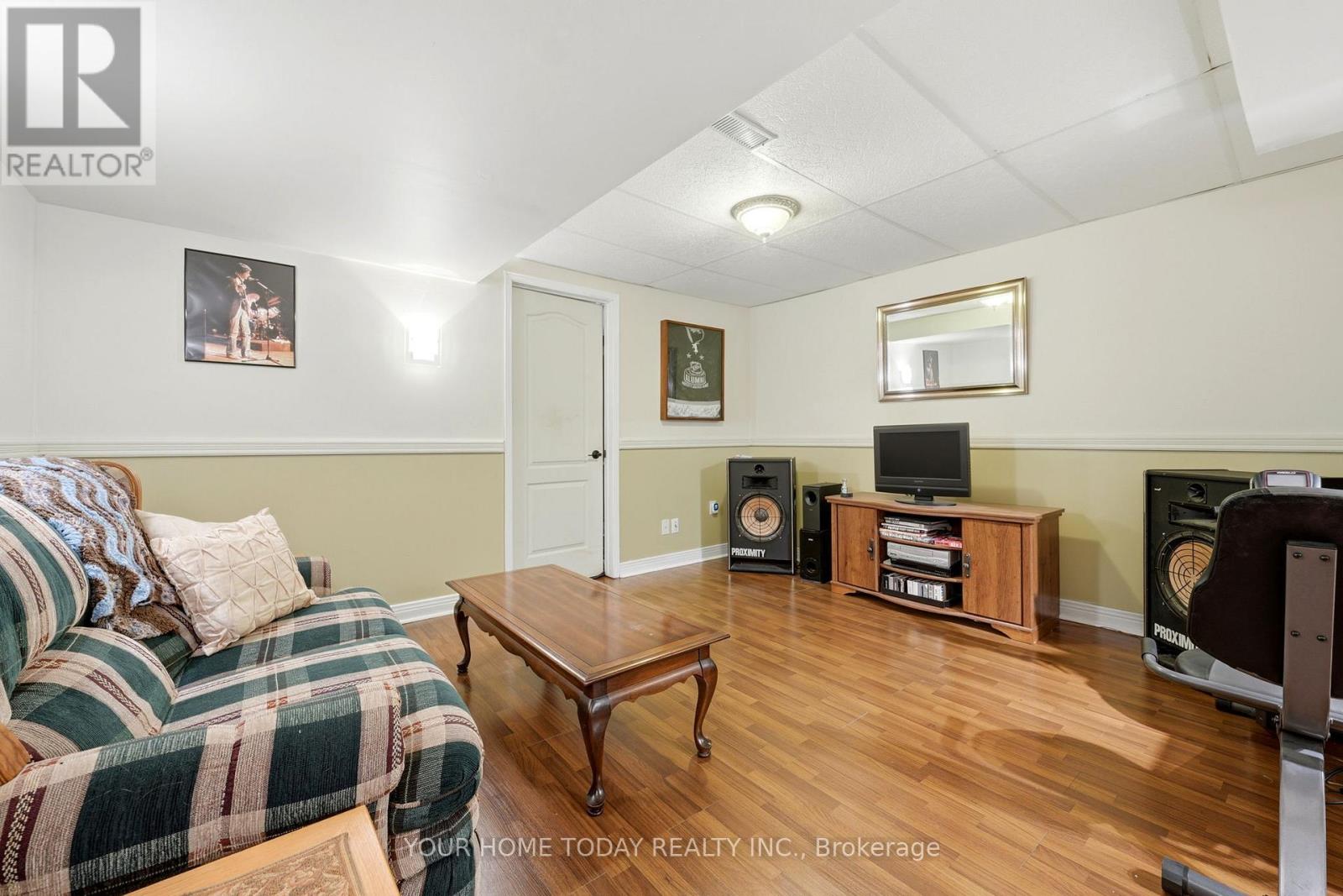 2 TRILLIUM TERRACE - 38