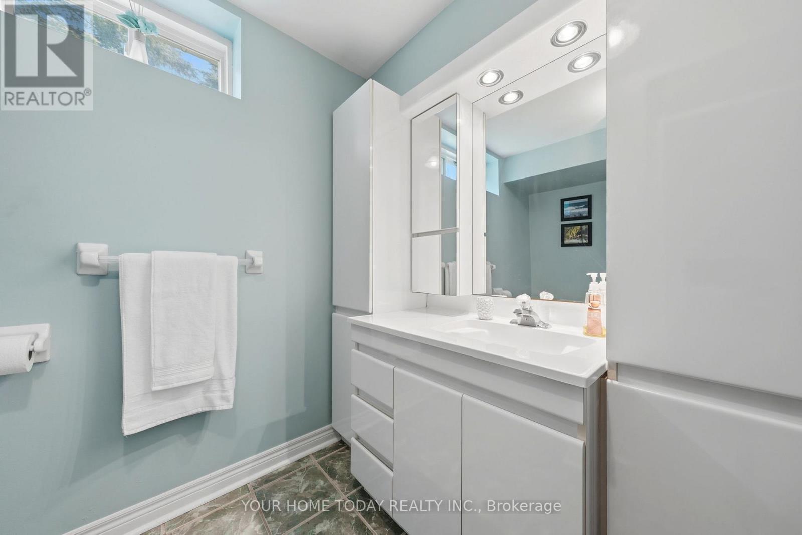 2 TRILLIUM TERRACE - 39