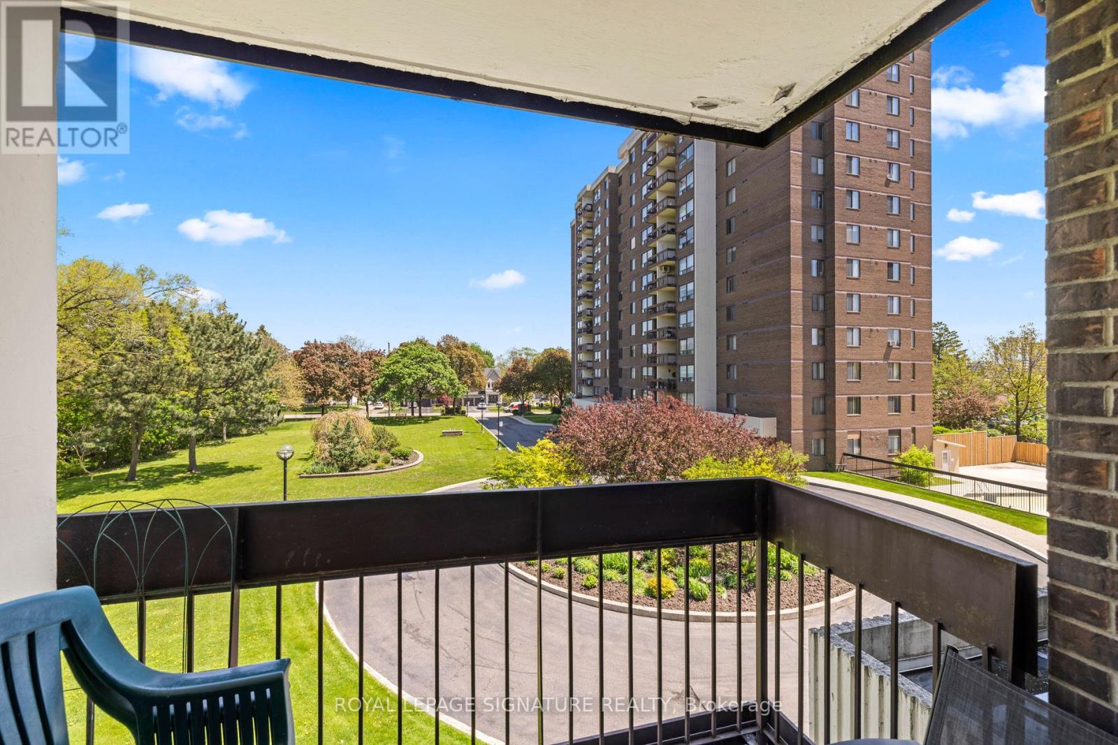 #304 2556 ARGYLE ROAD - 18