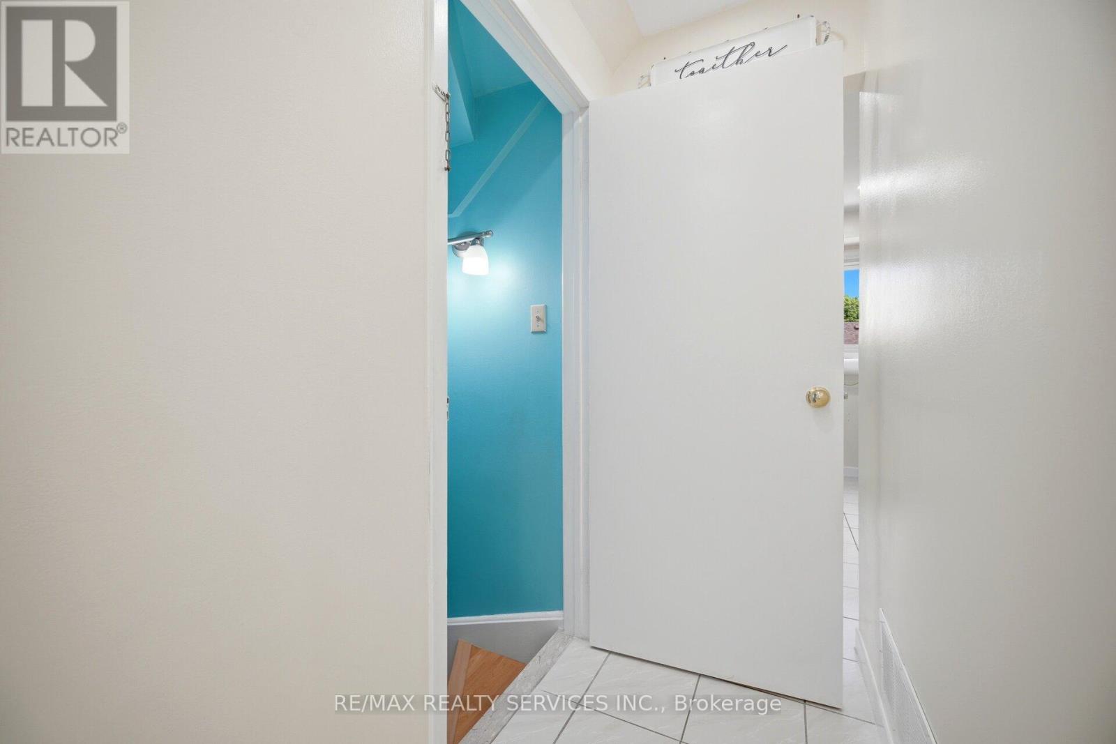 20 RUSHMORE CRESCENT - 35