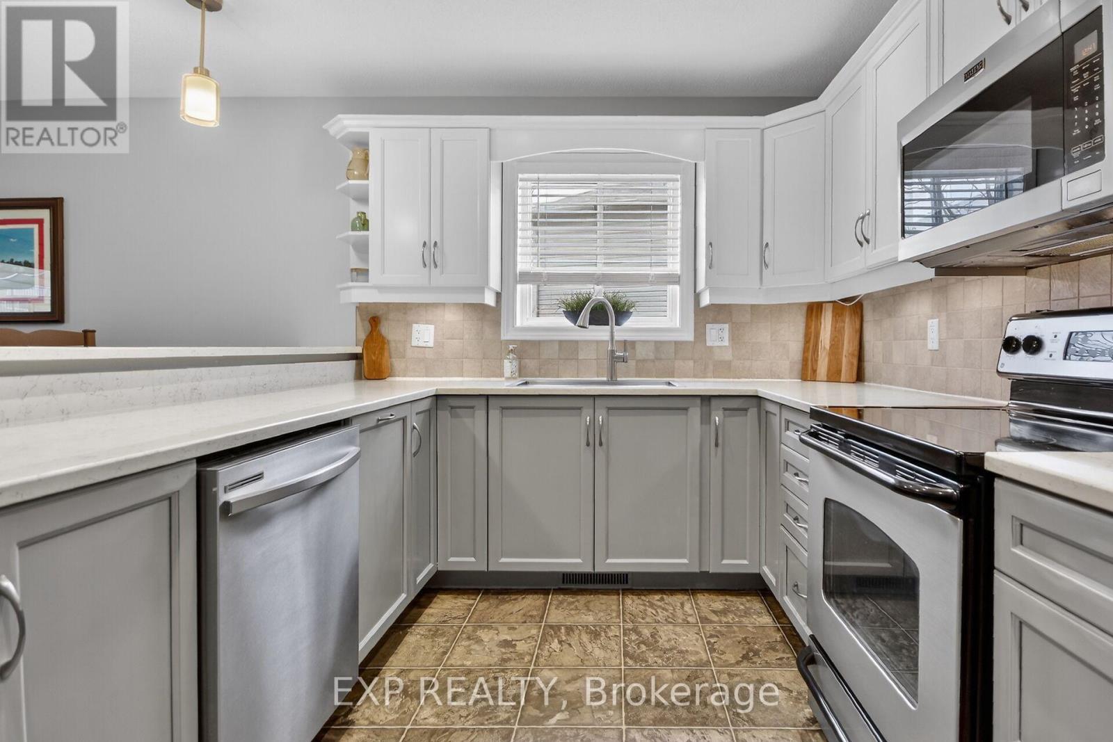 126 METCALFE DRIVE - 13