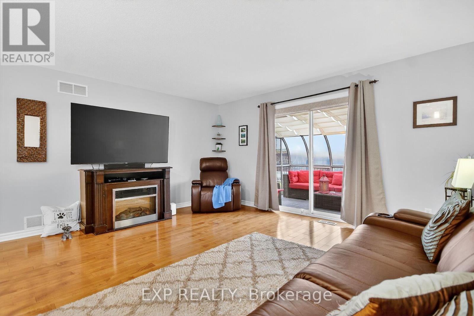 126 METCALFE DRIVE - 18