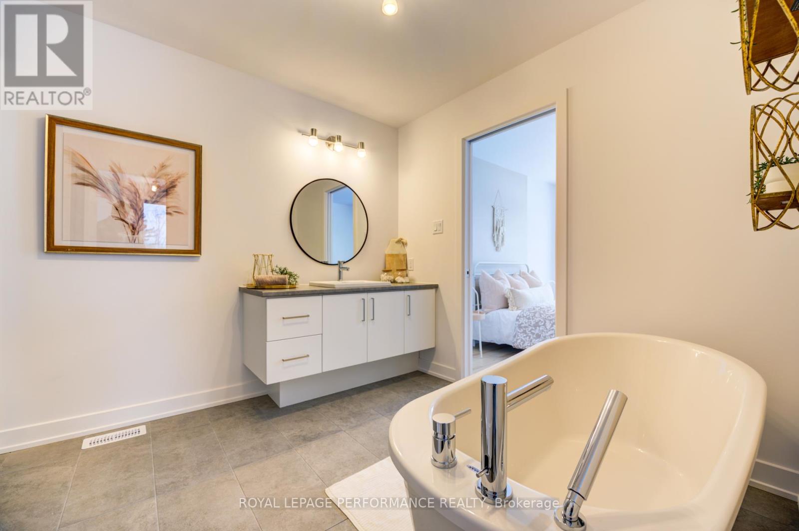 2517 GRAY CRESCENT - 29