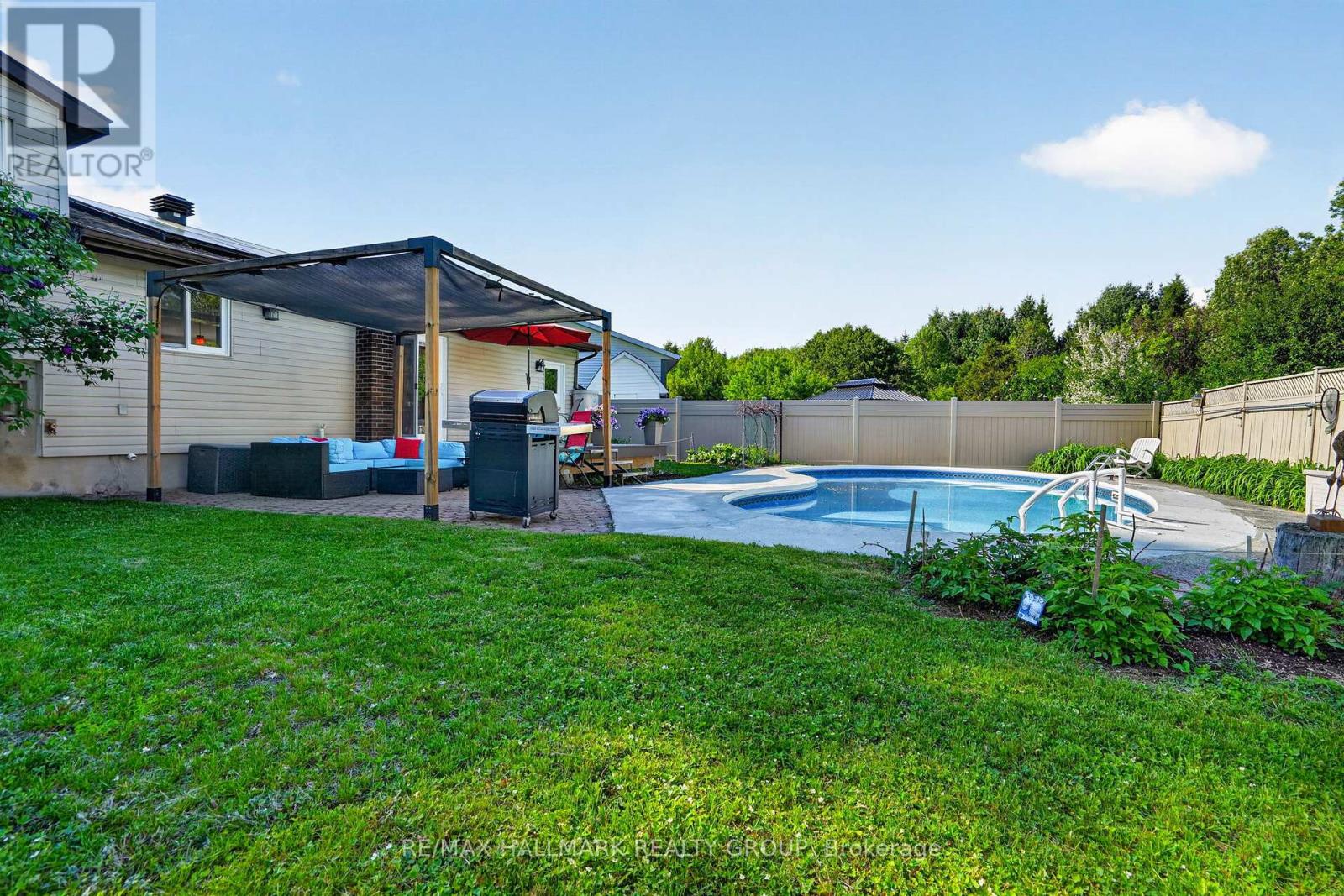 56 DALLAIRE CRESCENT - 31