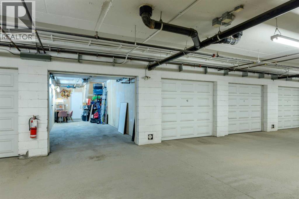 #6 1729 34 Avenue SW - 31