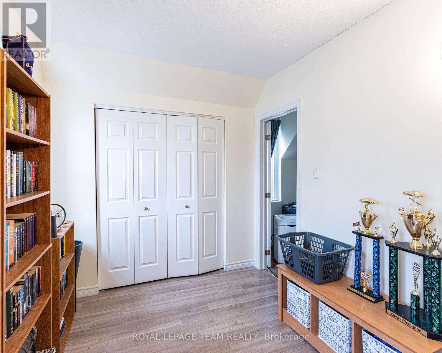 6607-6613 FOURTH LINE ROAD - 10