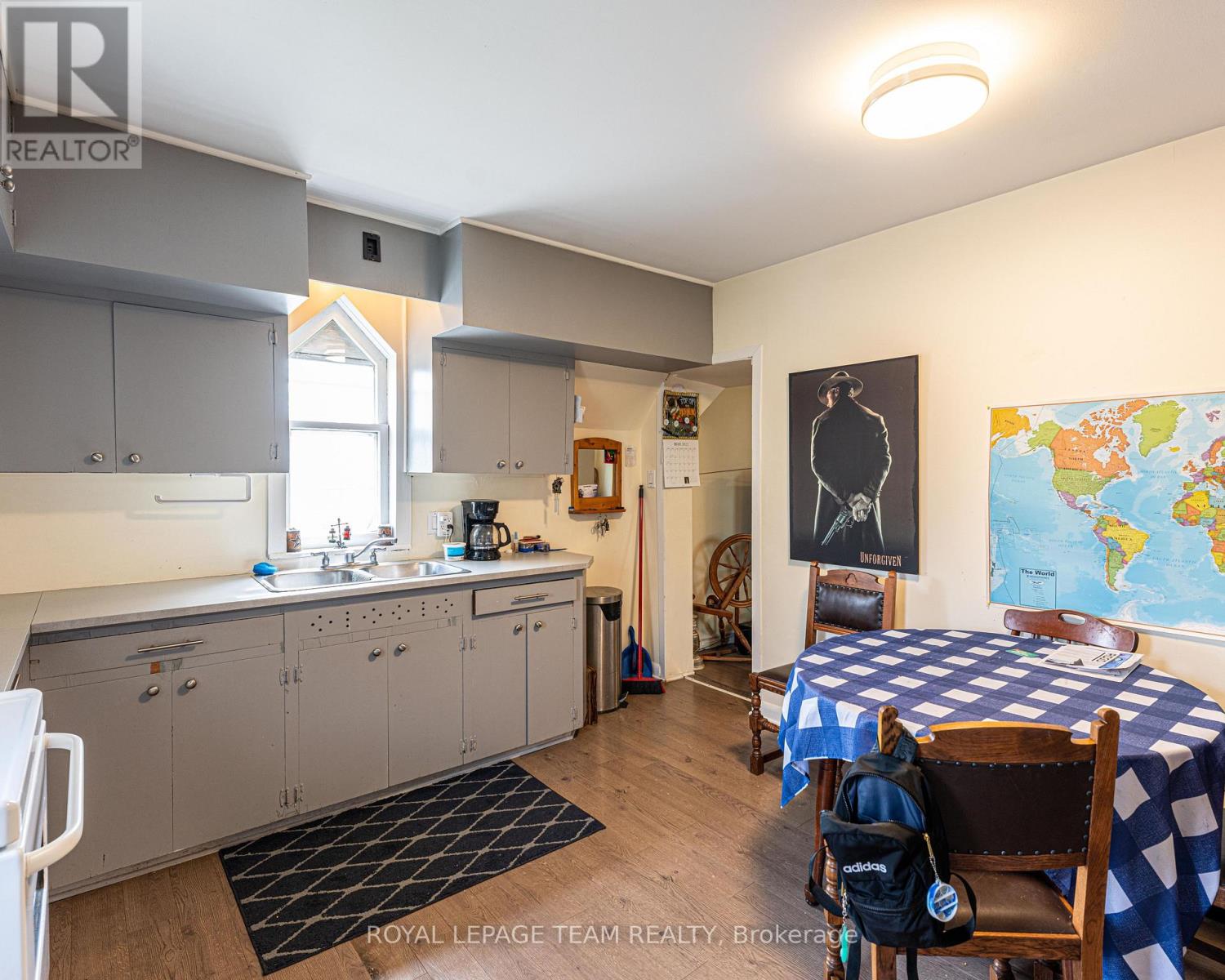 6607-6613 FOURTH LINE ROAD - 40