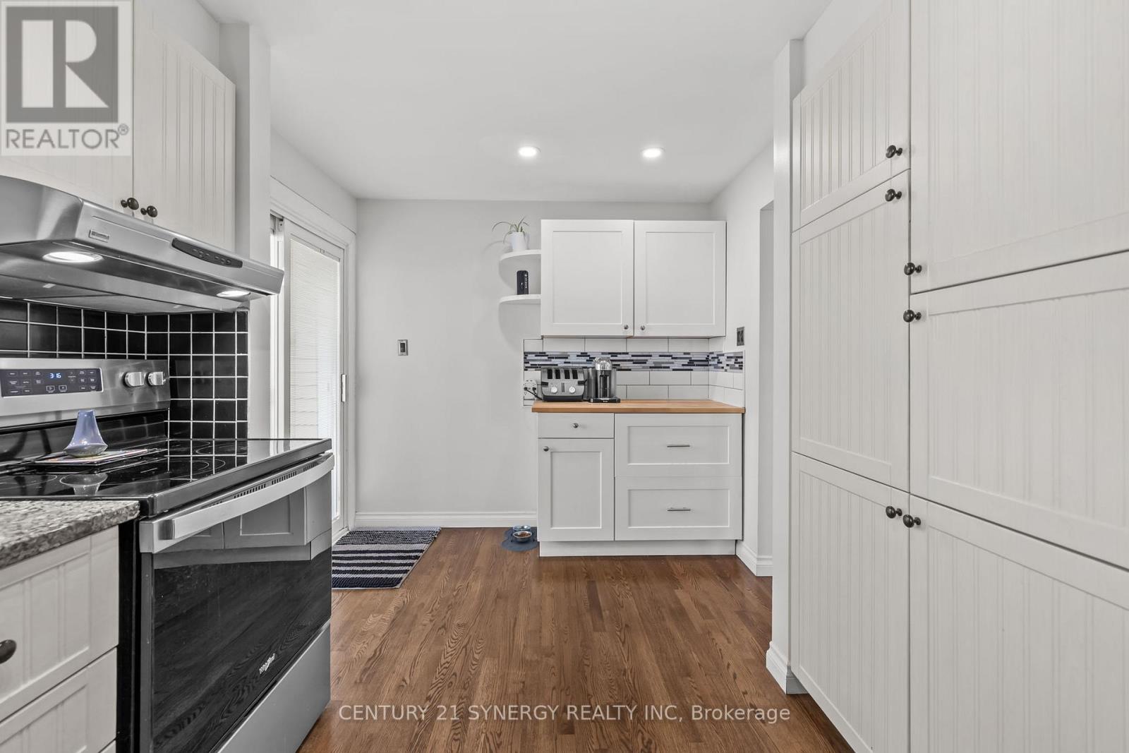 497 ROUGEMOUNT CRESCENT - 14