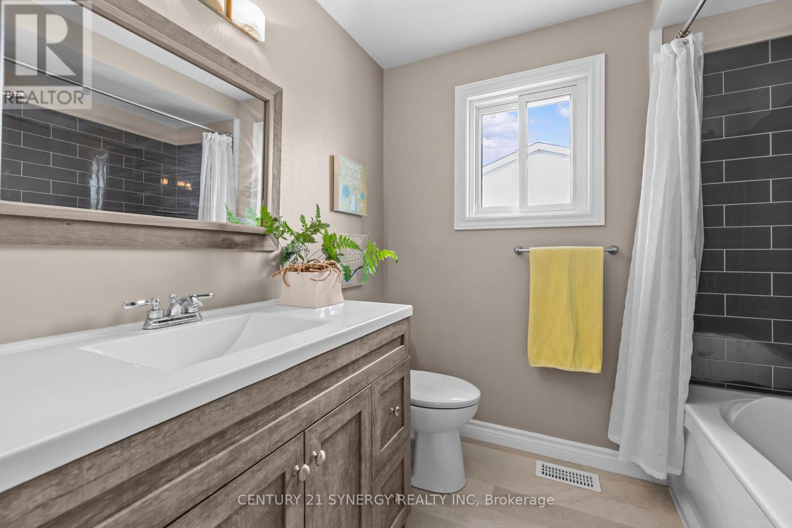 497 ROUGEMOUNT CRESCENT - 20