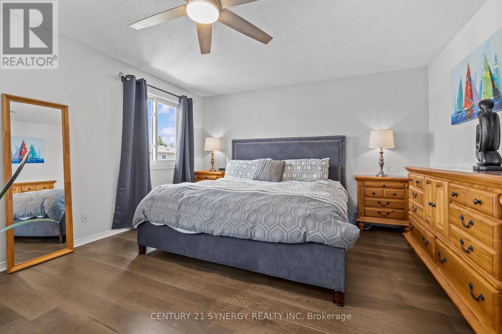 497 ROUGEMOUNT CRESCENT - 22