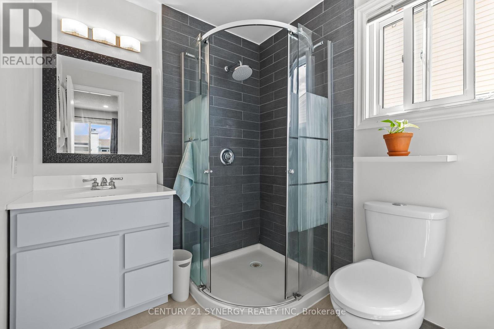 497 ROUGEMOUNT CRESCENT - 26