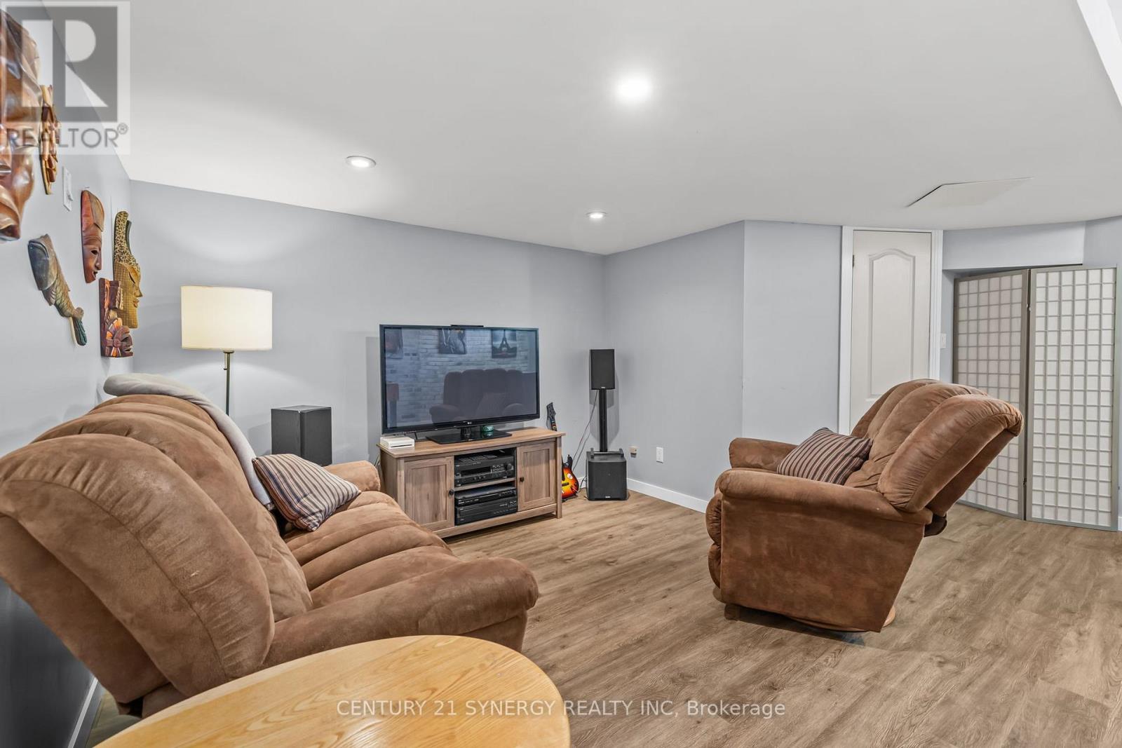 497 ROUGEMOUNT CRESCENT - 29