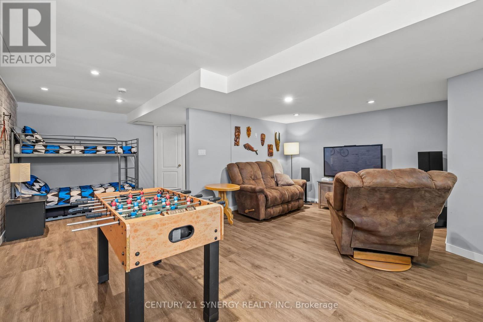497 ROUGEMOUNT CRESCENT - 31