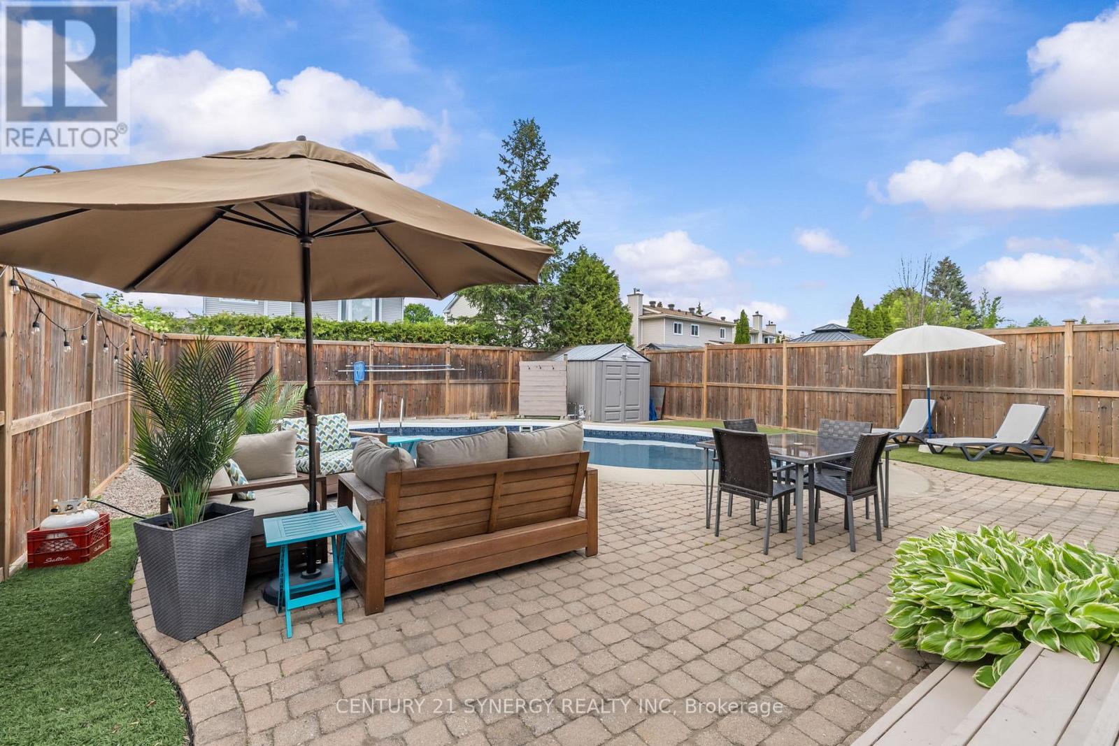 497 ROUGEMOUNT CRESCENT - 32