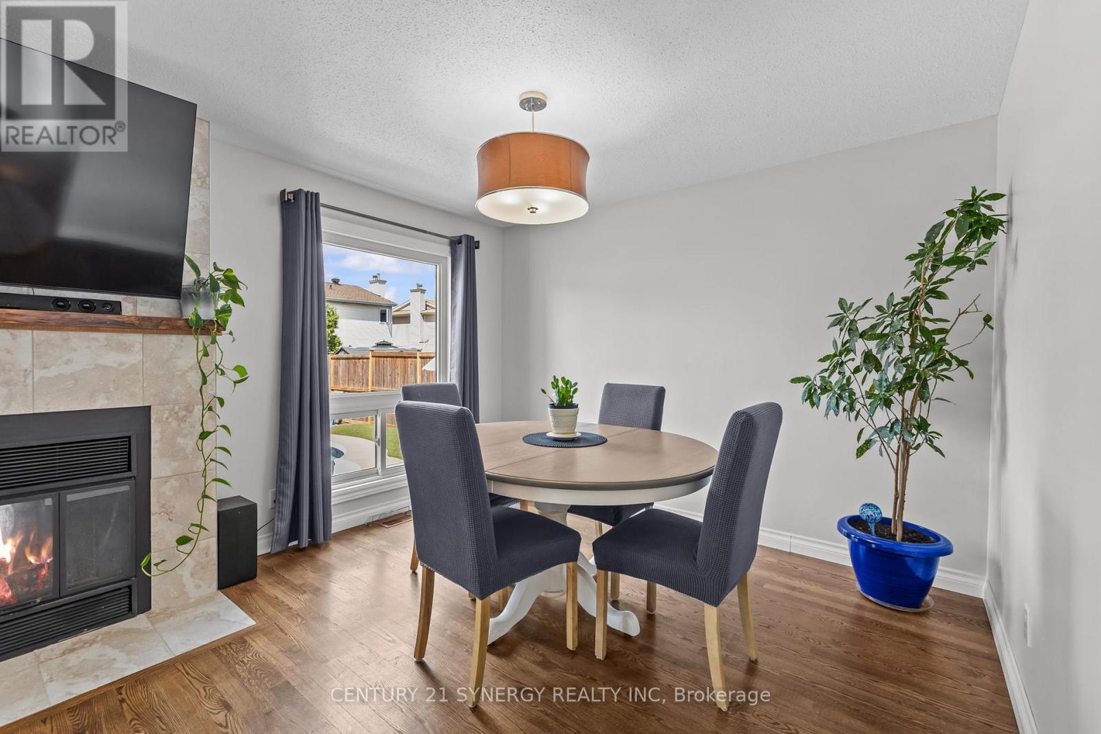 497 ROUGEMOUNT CRESCENT - 9