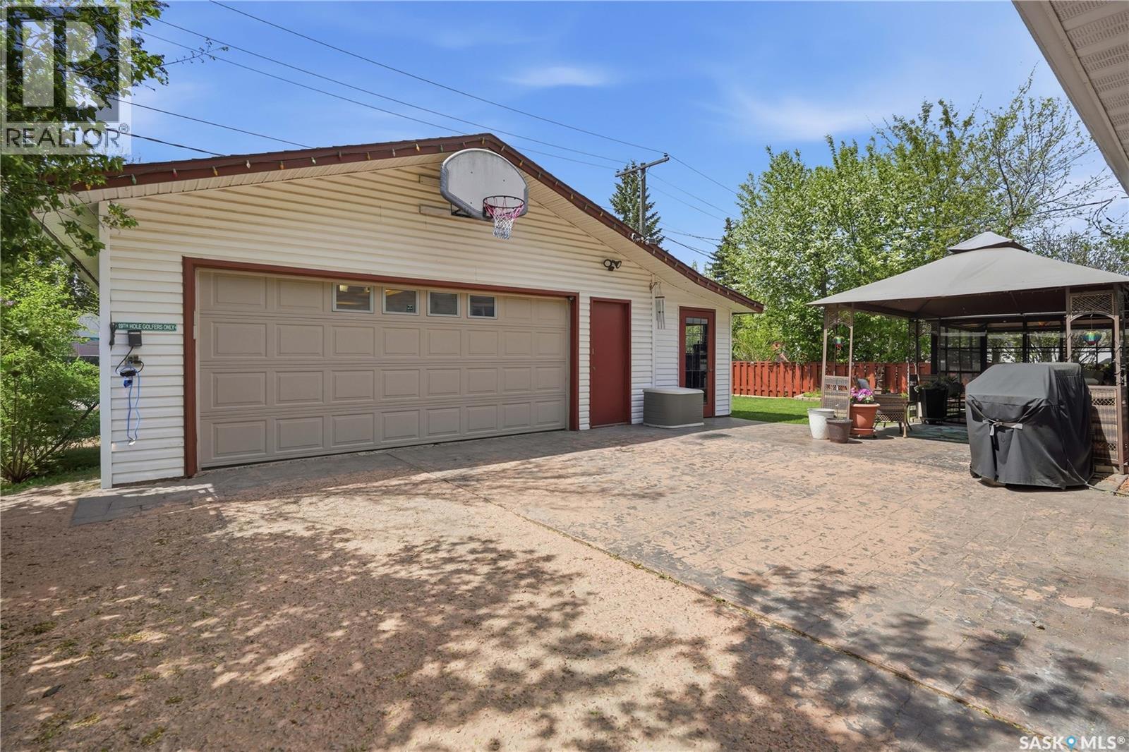 104 MARSH CRESCENT - 38