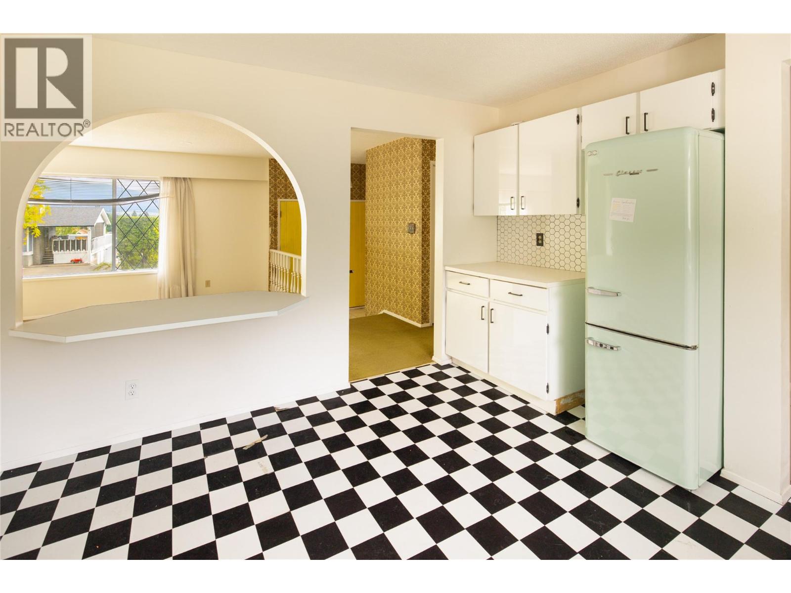  1738 Smithson Drive, Kelowna