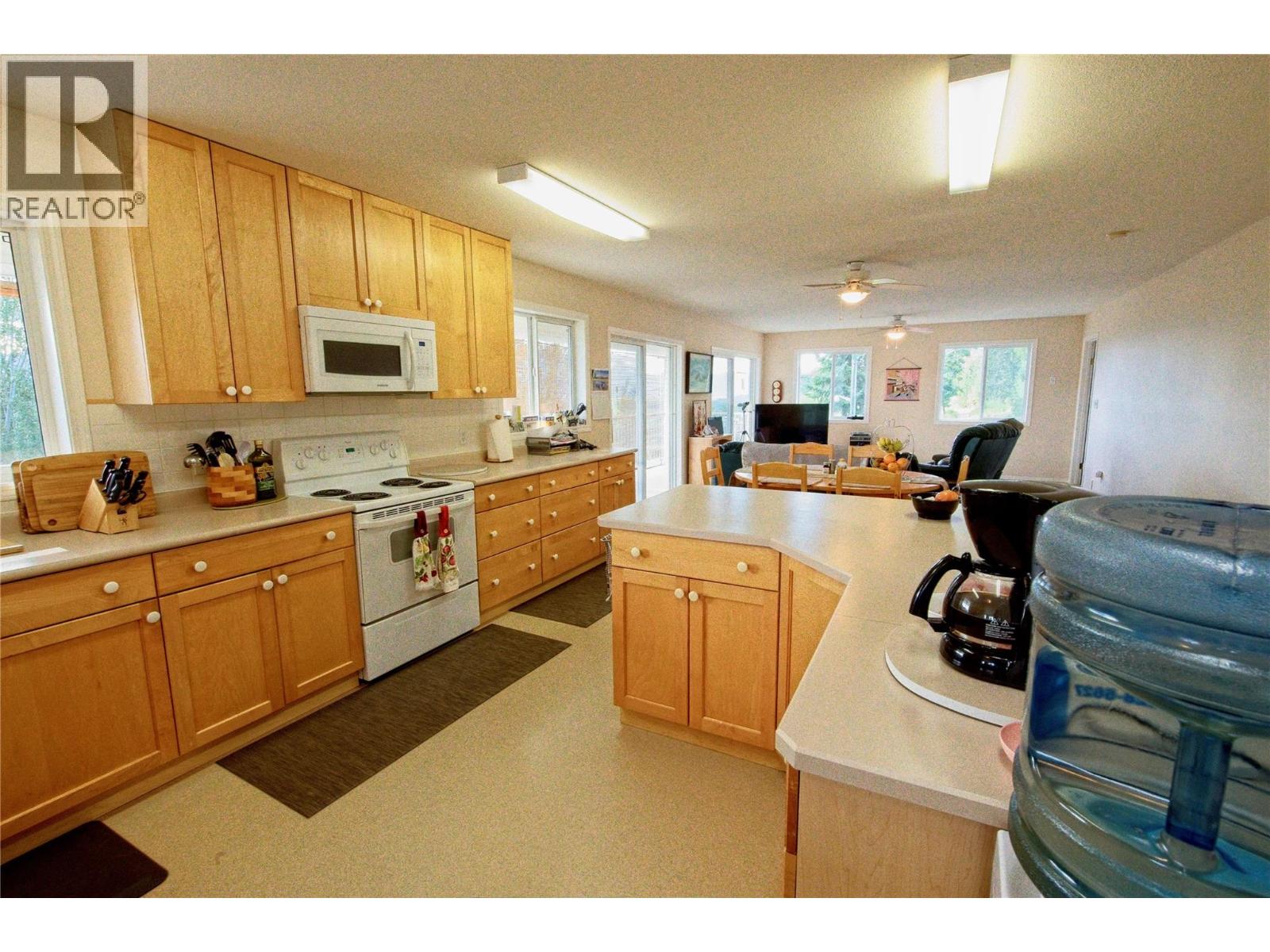 3 Bed, 4 Bath Agriculture for Sale in Creston – 3423 3A Highway, Creston - Image 26