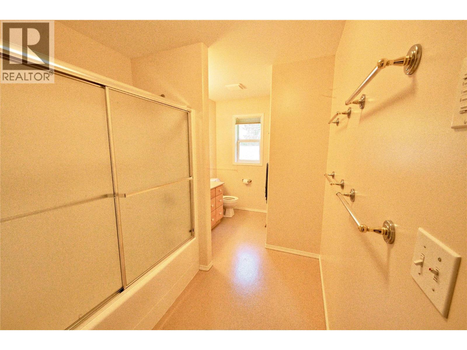 3 Bed, 4 Bath Agriculture for Sale in Creston – 3423 3A Highway, Creston - Image 8