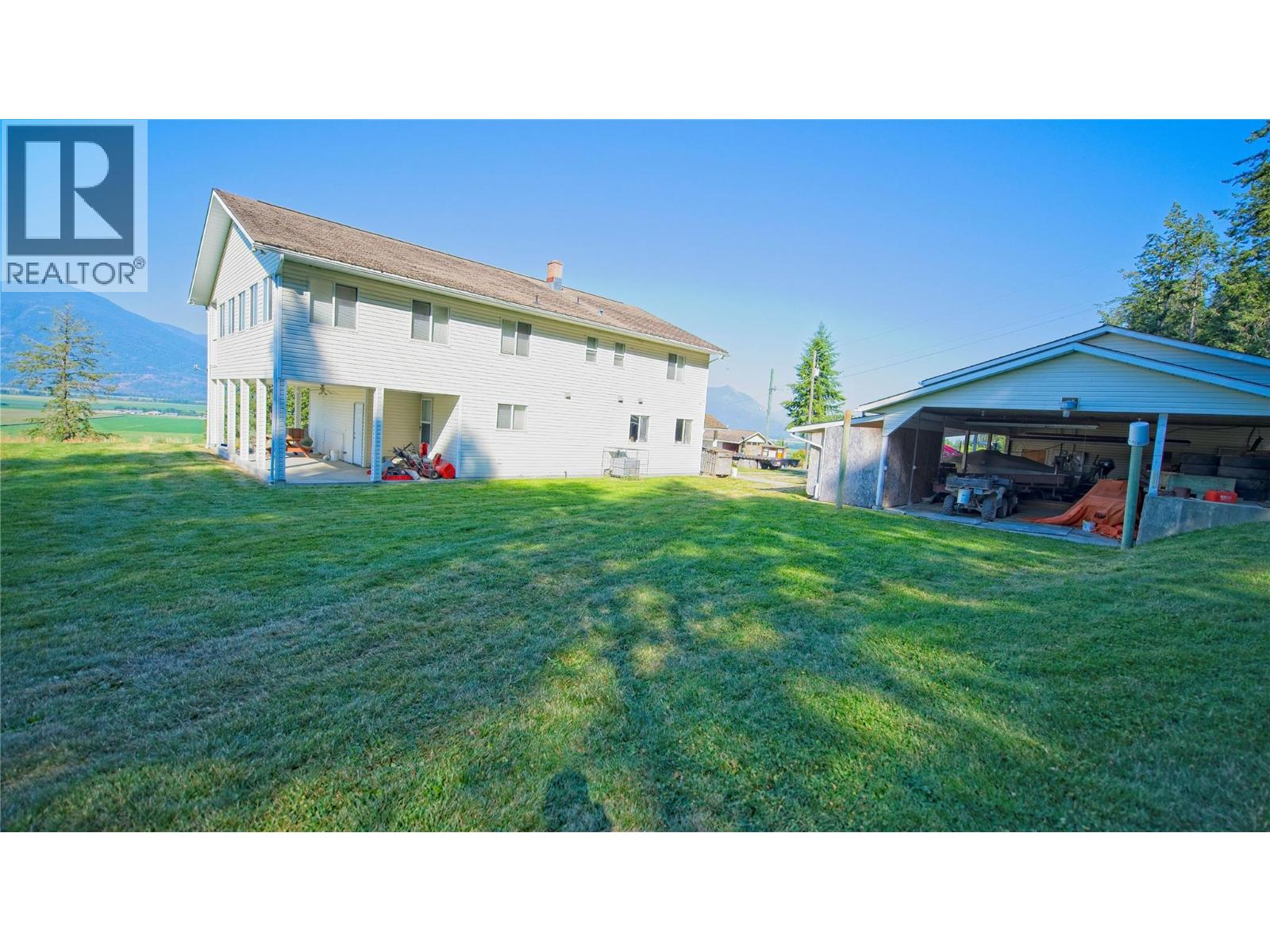 3 Bed, 4 Bath Agriculture for Sale in Creston – 3423 3A Highway, Creston - Image 18