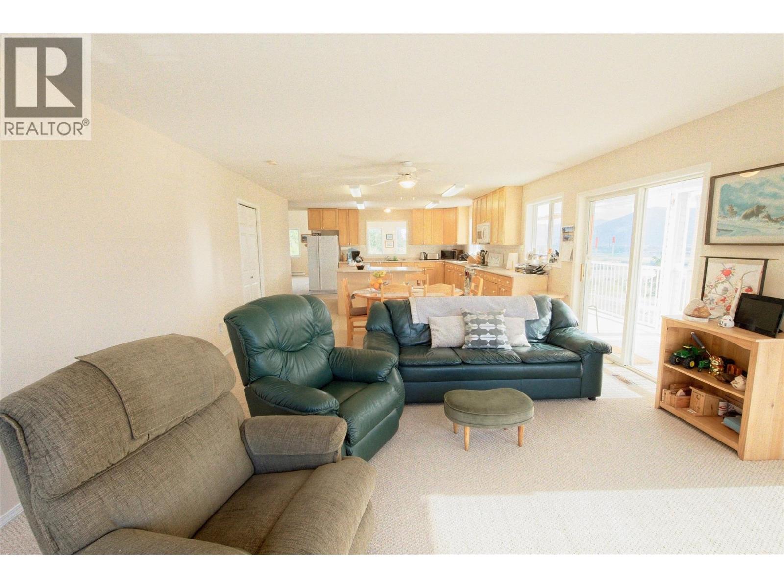 3 Bed, 4 Bath Agriculture for Sale in Creston – 3423 3A Highway, Creston - Image 27