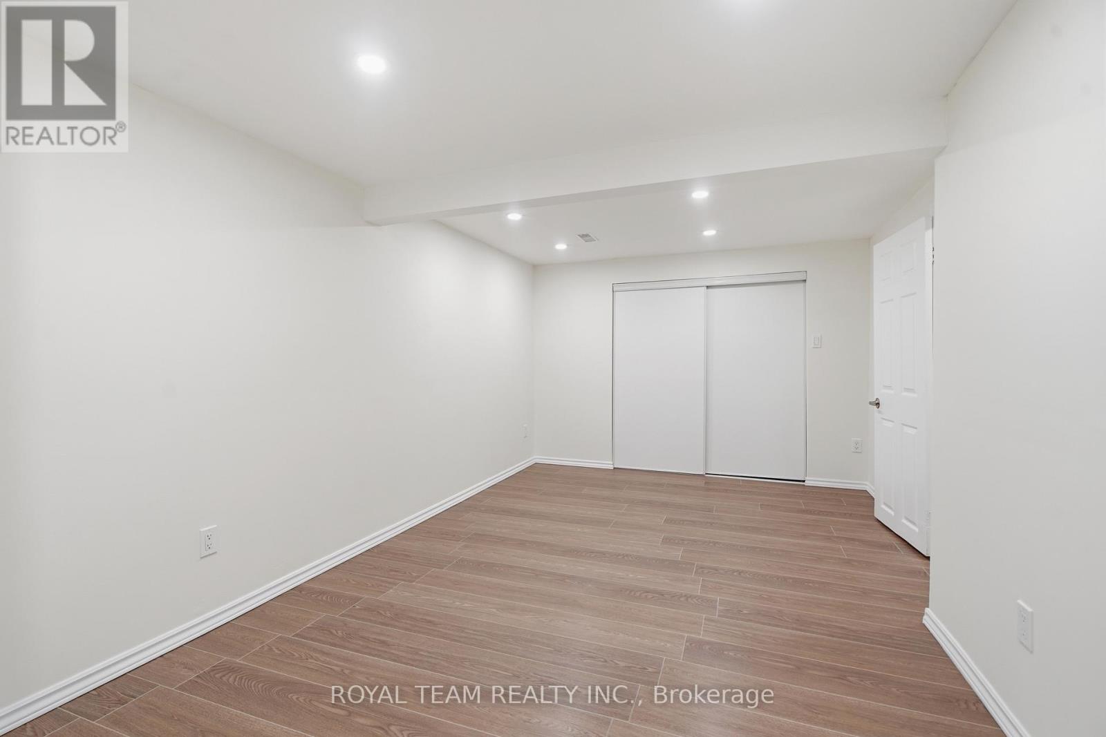653 STEEPLECHASE DRIVE - 38