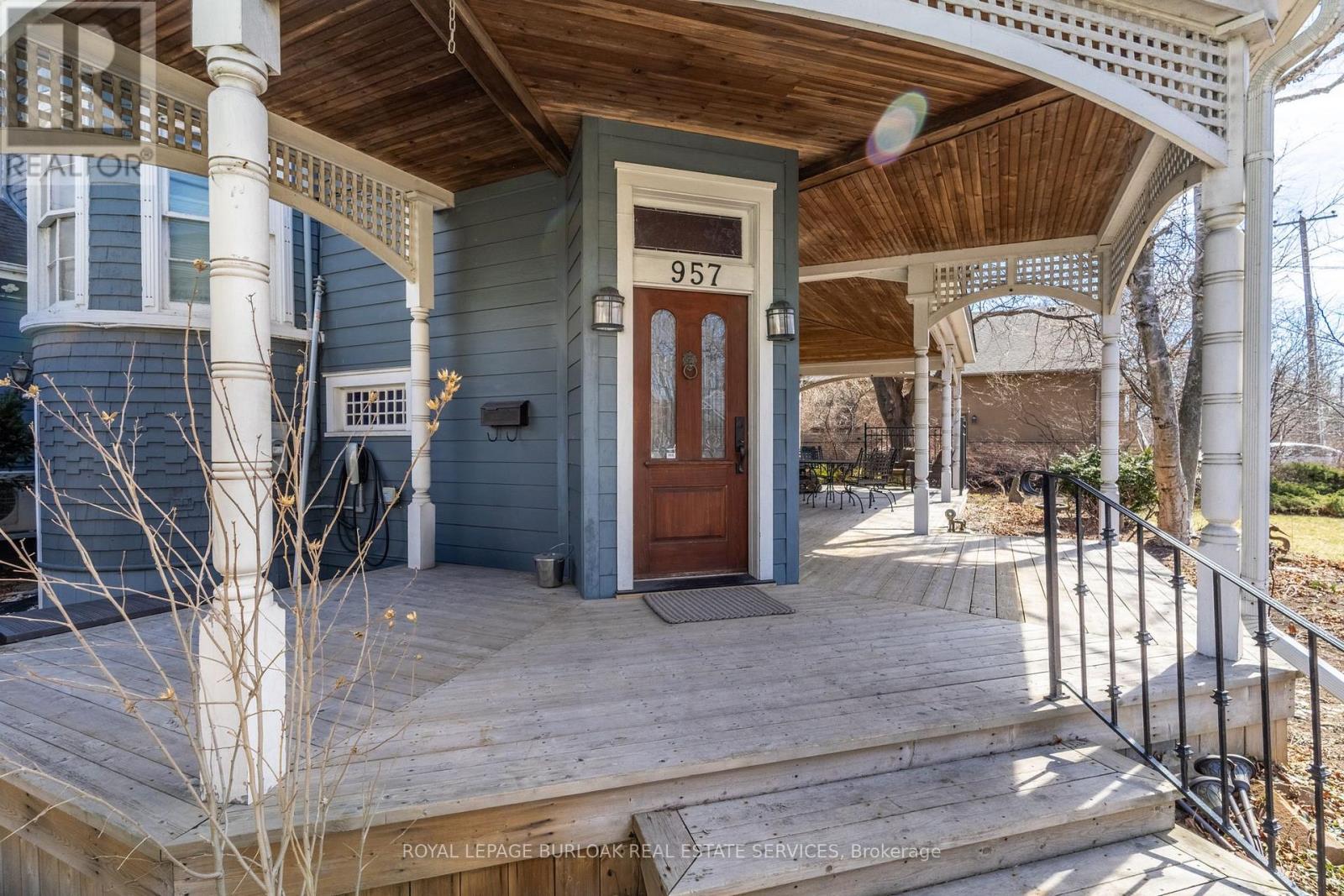 957 BEACH BOULEVARD - 16