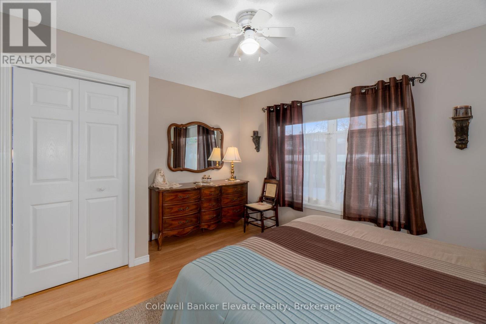#36 2705 KINGSWAY DRIVE - 18