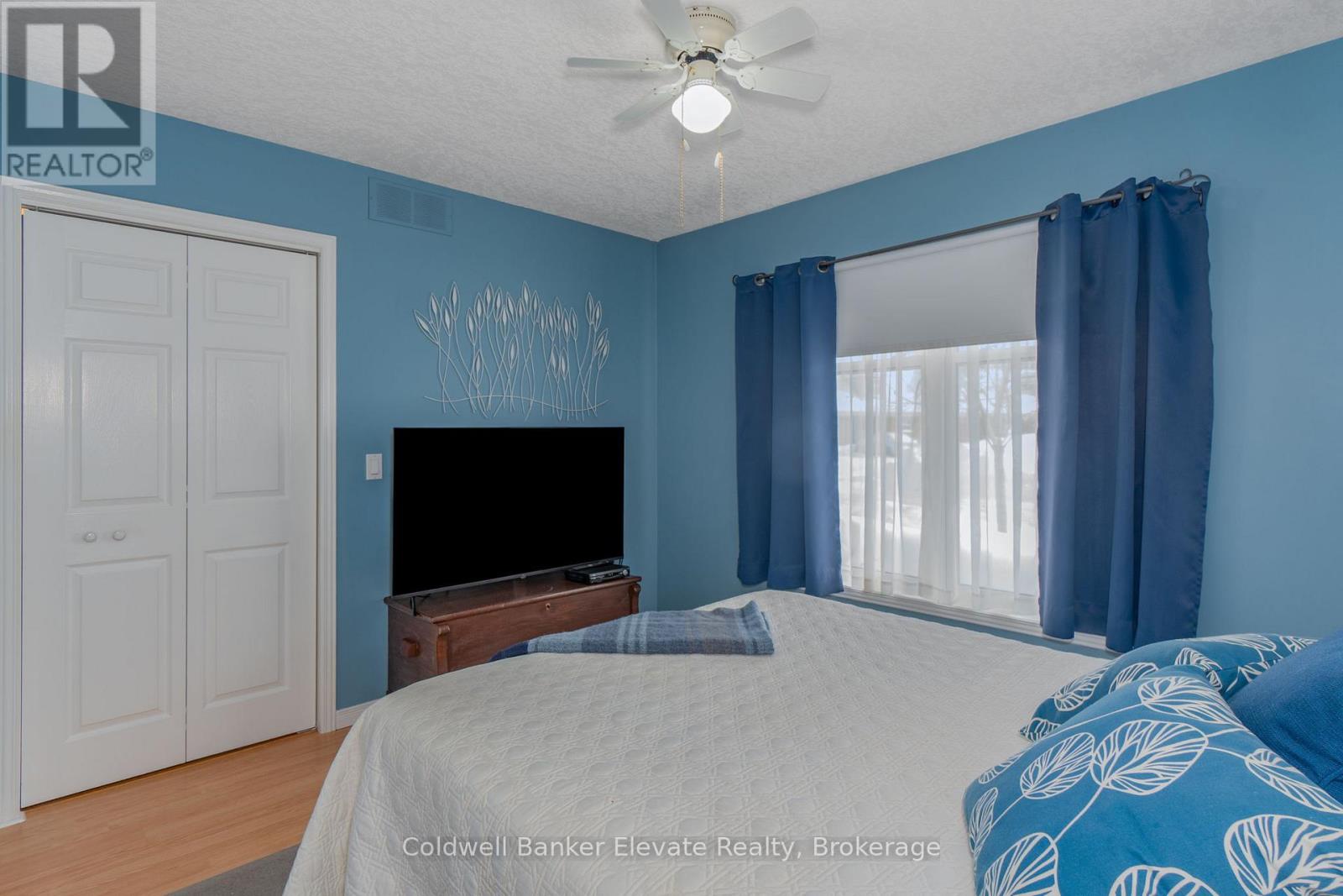#36 2705 KINGSWAY DRIVE - 25
