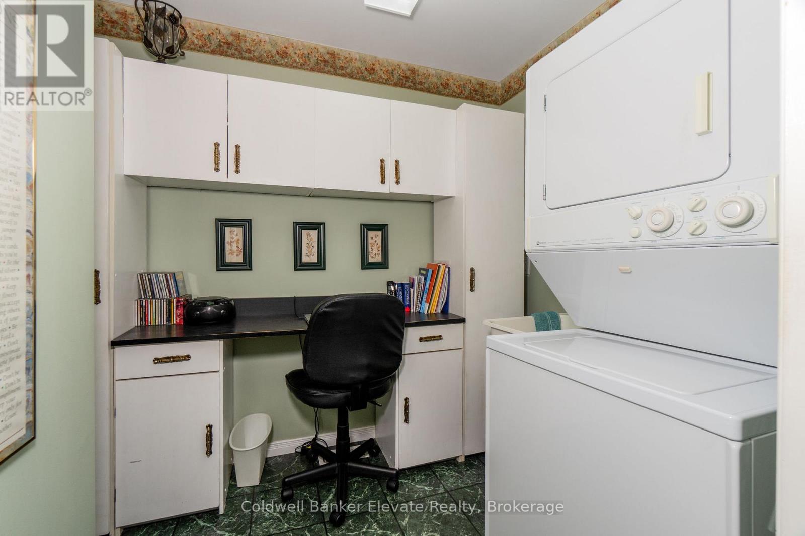 #36 2705 KINGSWAY DRIVE - 26