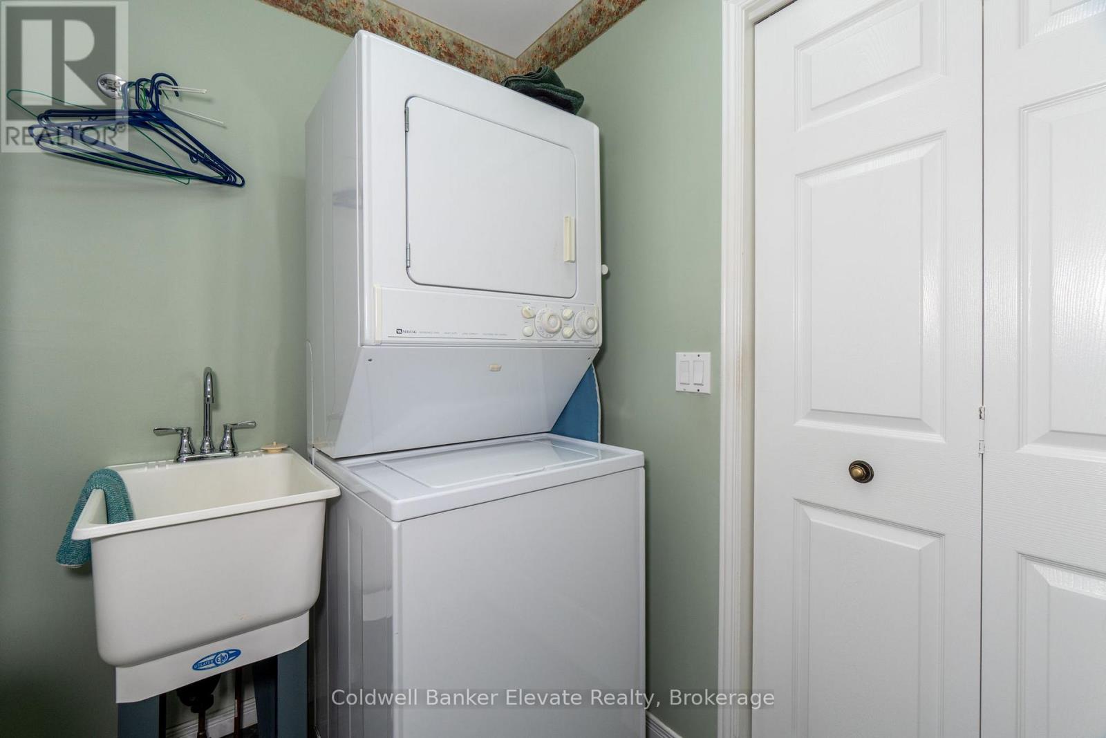 #36 2705 KINGSWAY DRIVE - 27