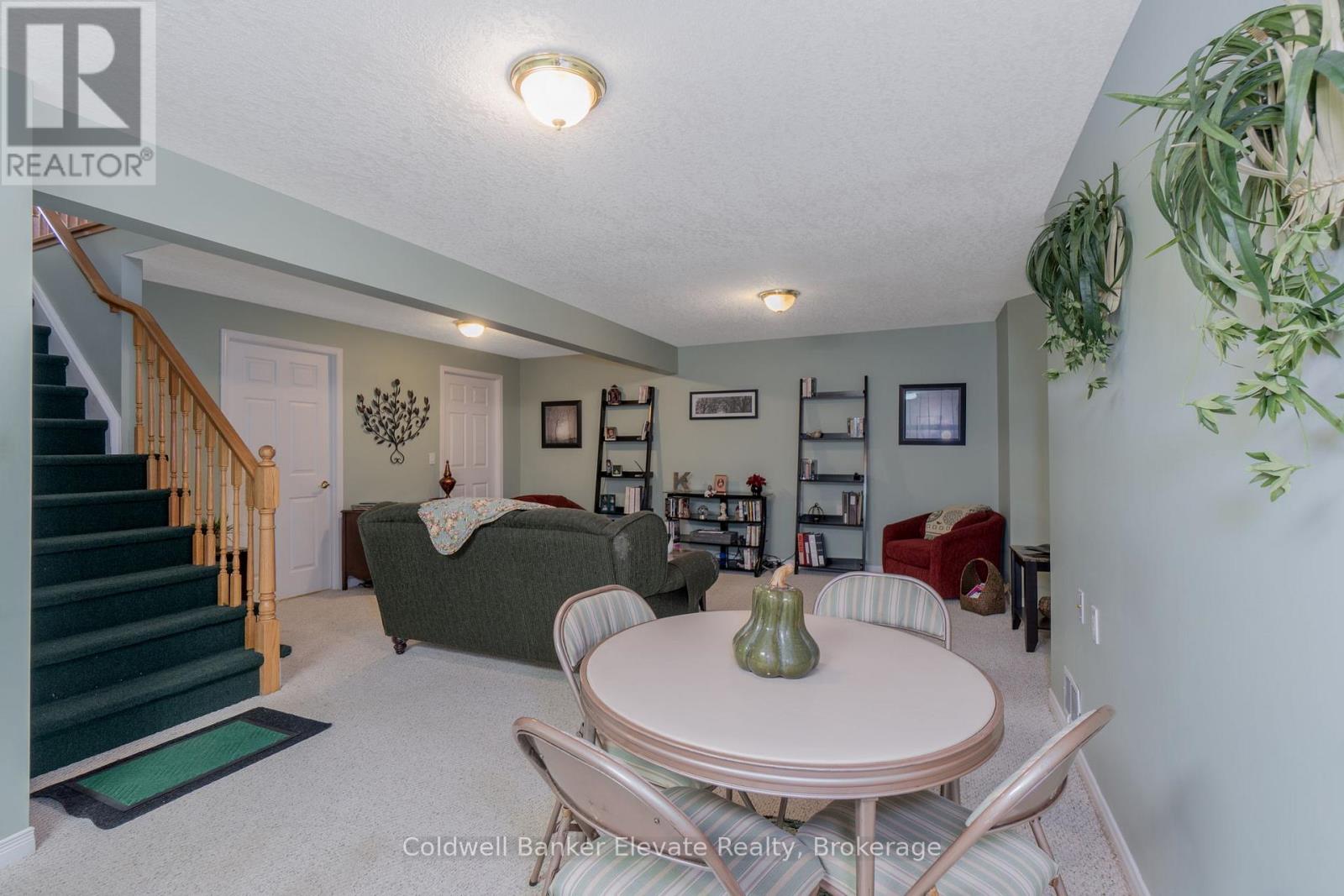 #36 2705 KINGSWAY DRIVE - 29