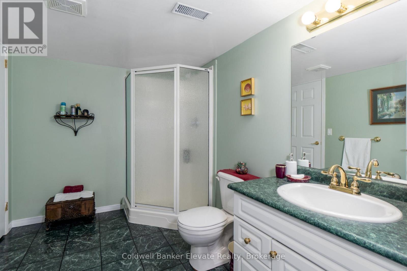 #36 2705 KINGSWAY DRIVE - 37