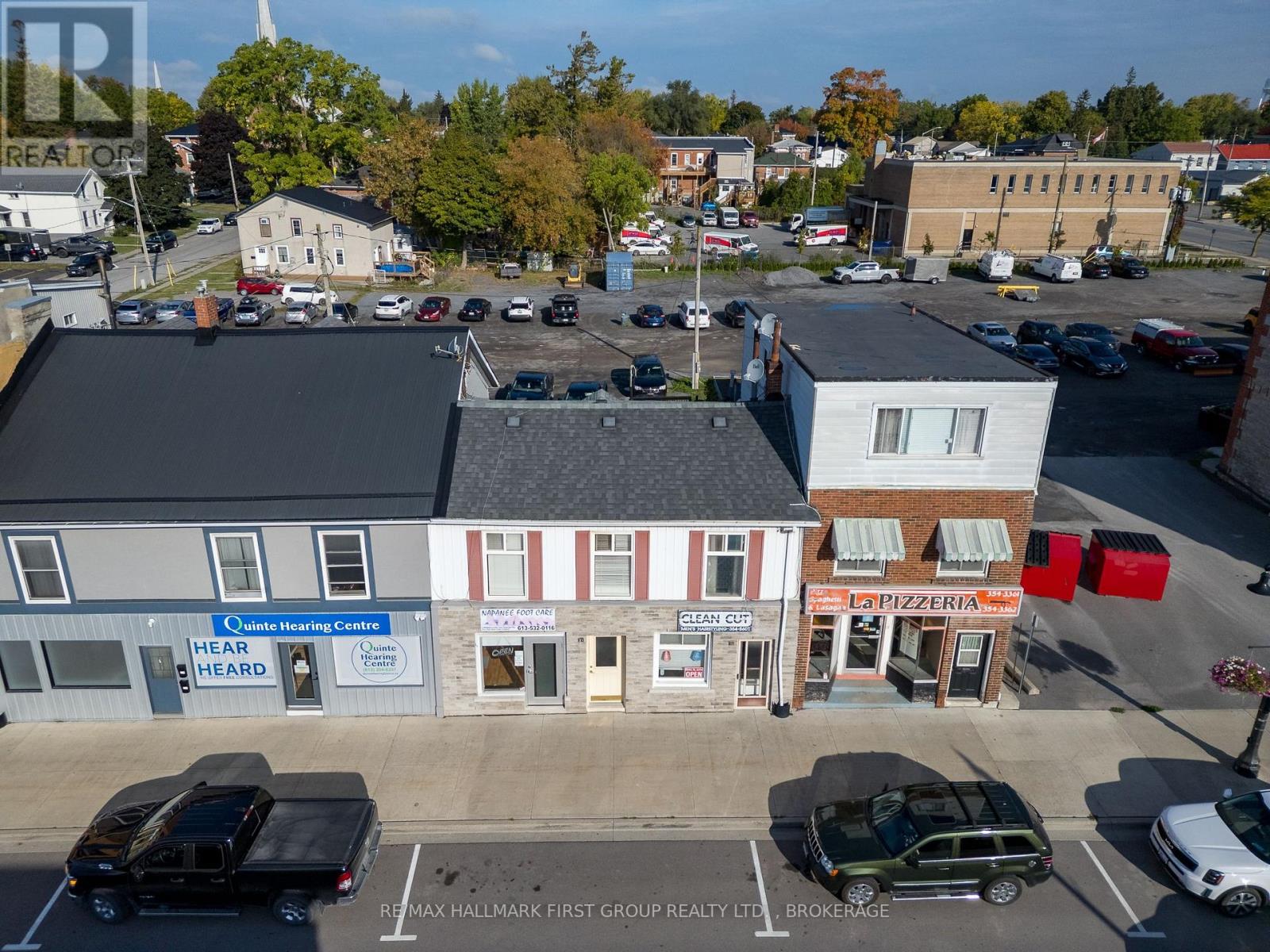 19/21 DUNDAS STREET W