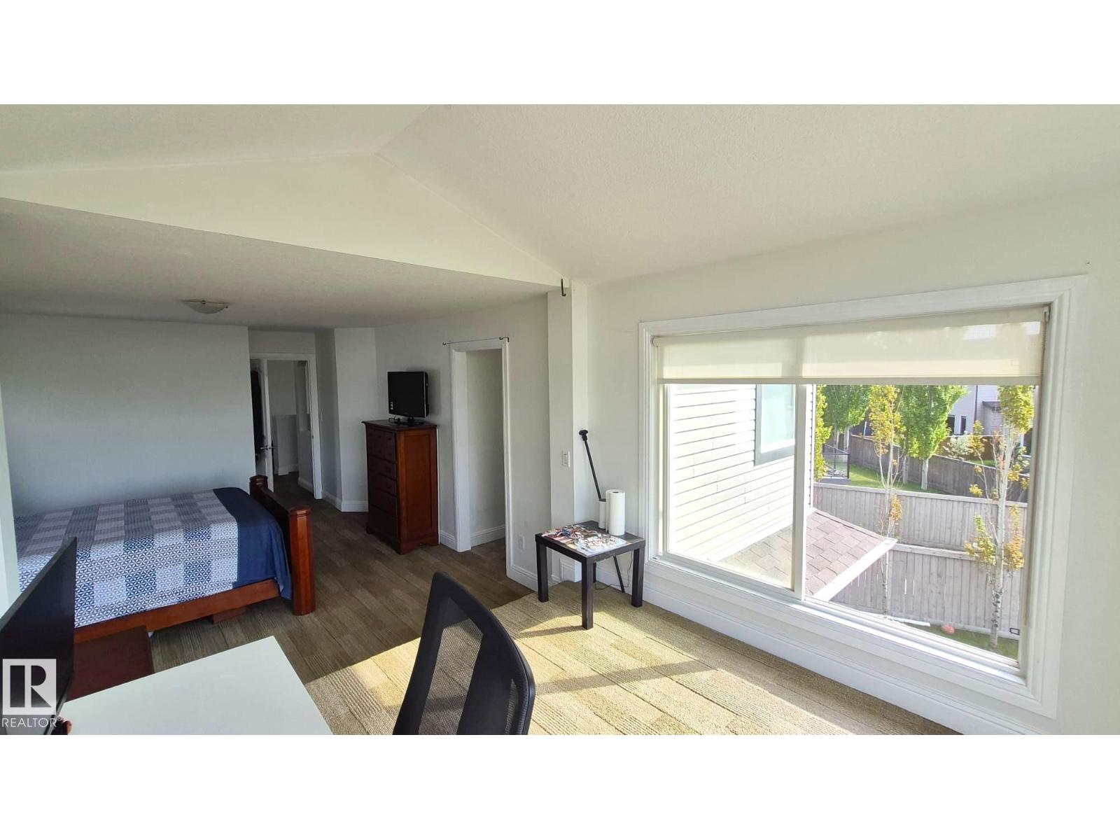 5440 1A AV SW - 17