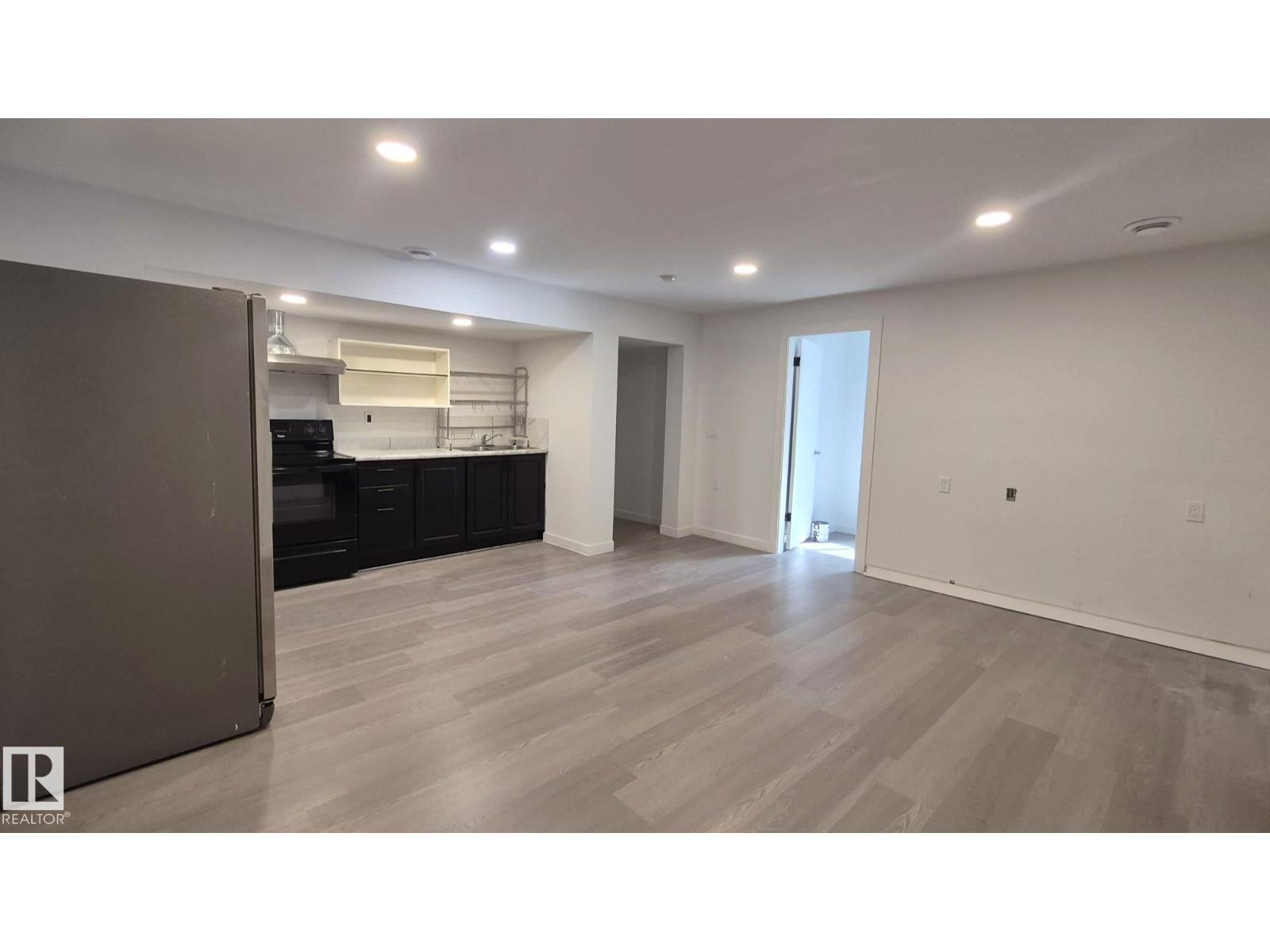 5440 1A AV SW - 36