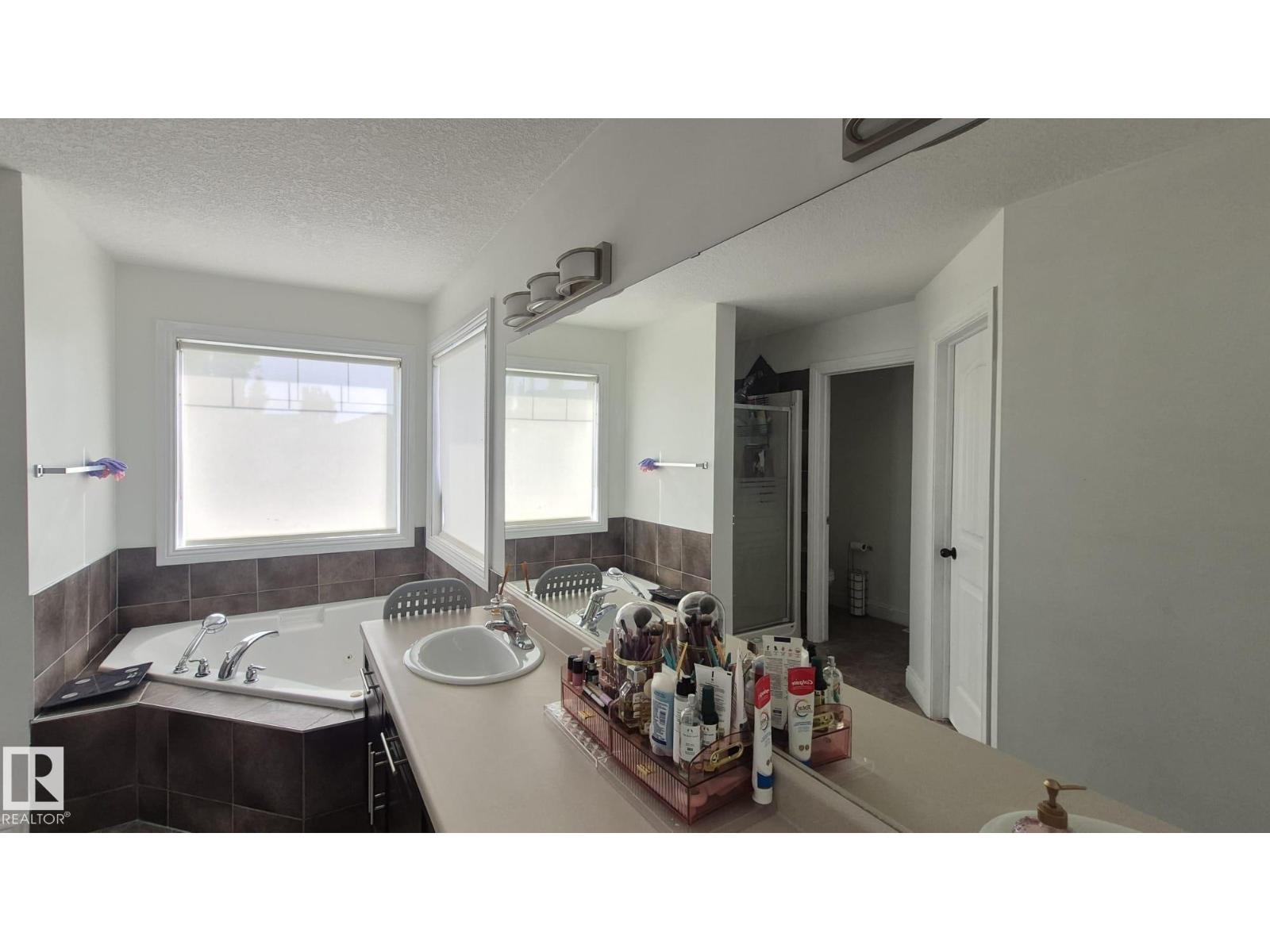 5440 1A AV SW - 7