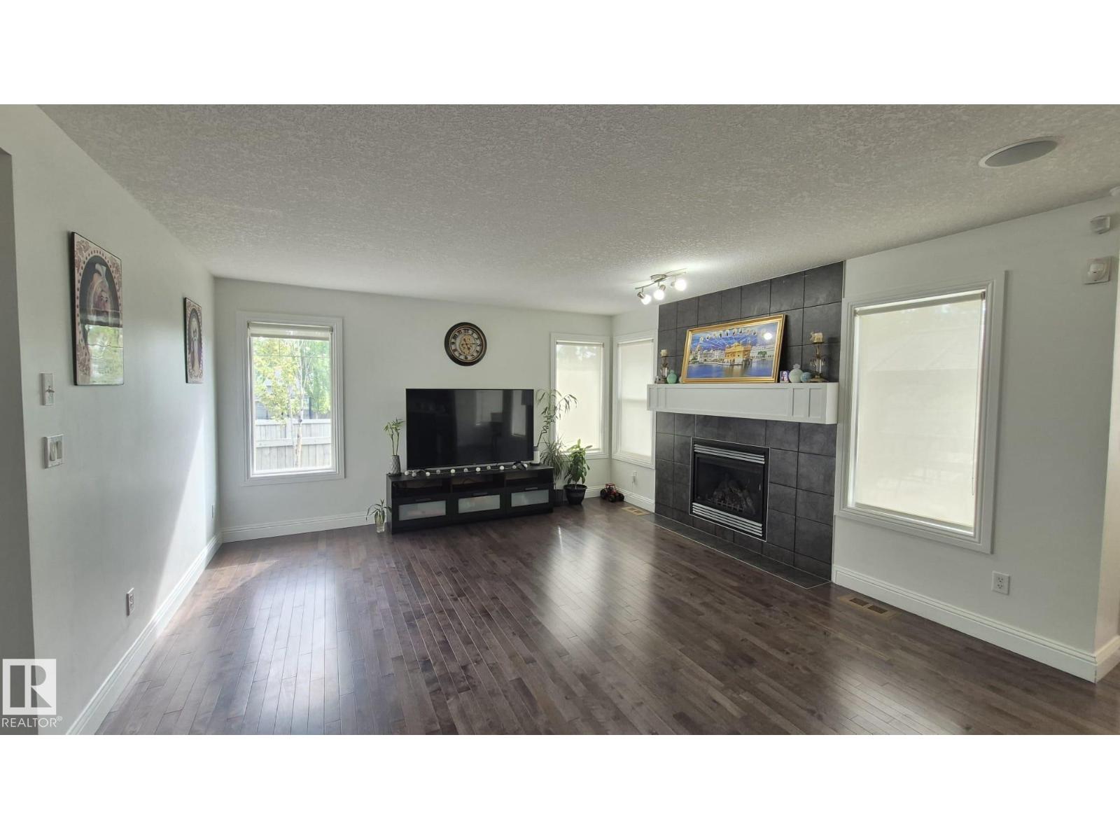 5440 1A AV SW - 8