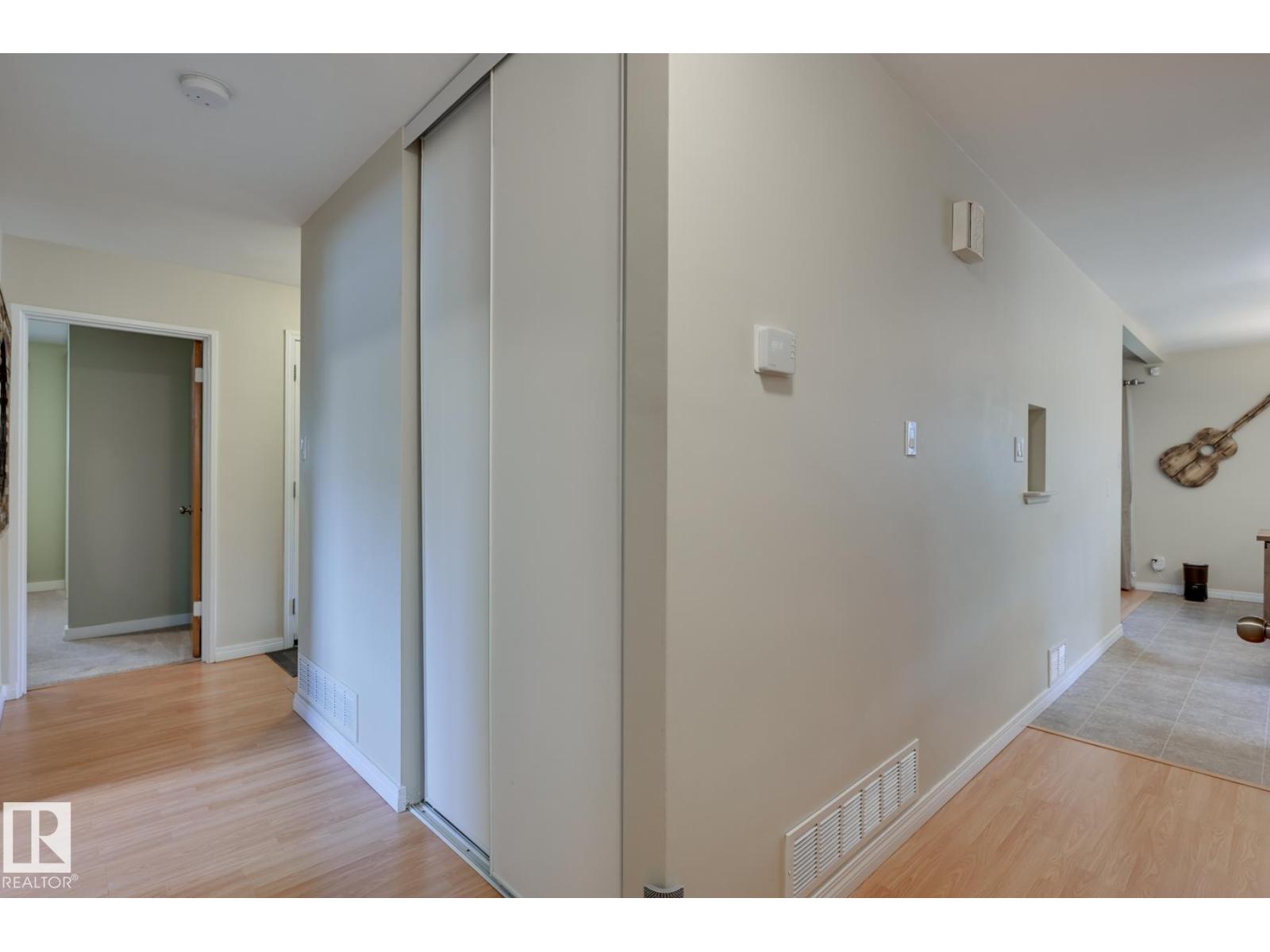 7527 78 AV NW - 14
