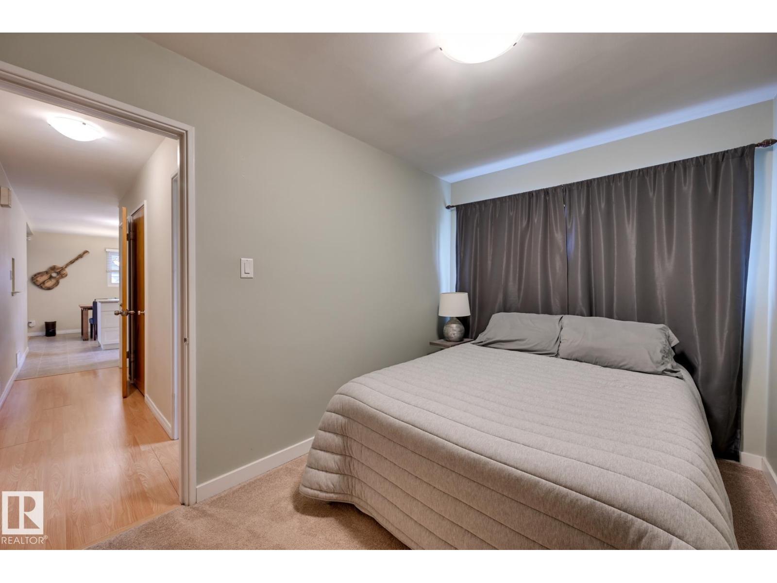 7527 78 AV NW - 18