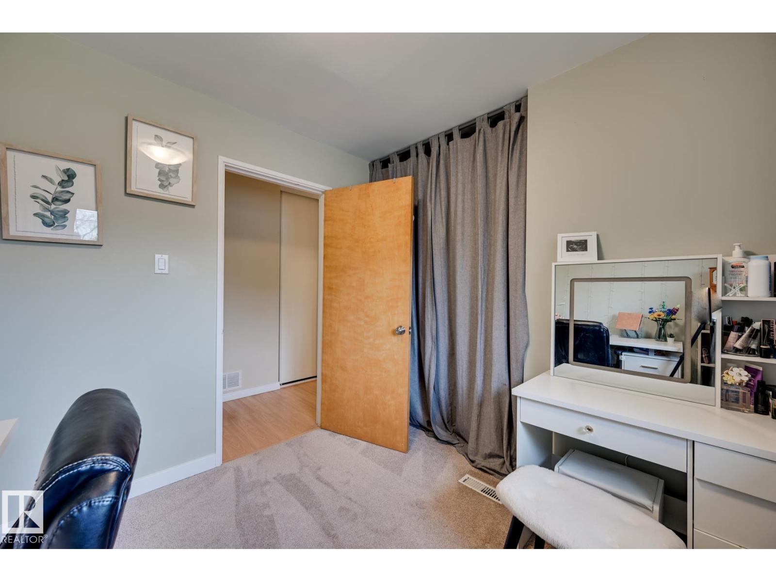 7527 78 AV NW - 20