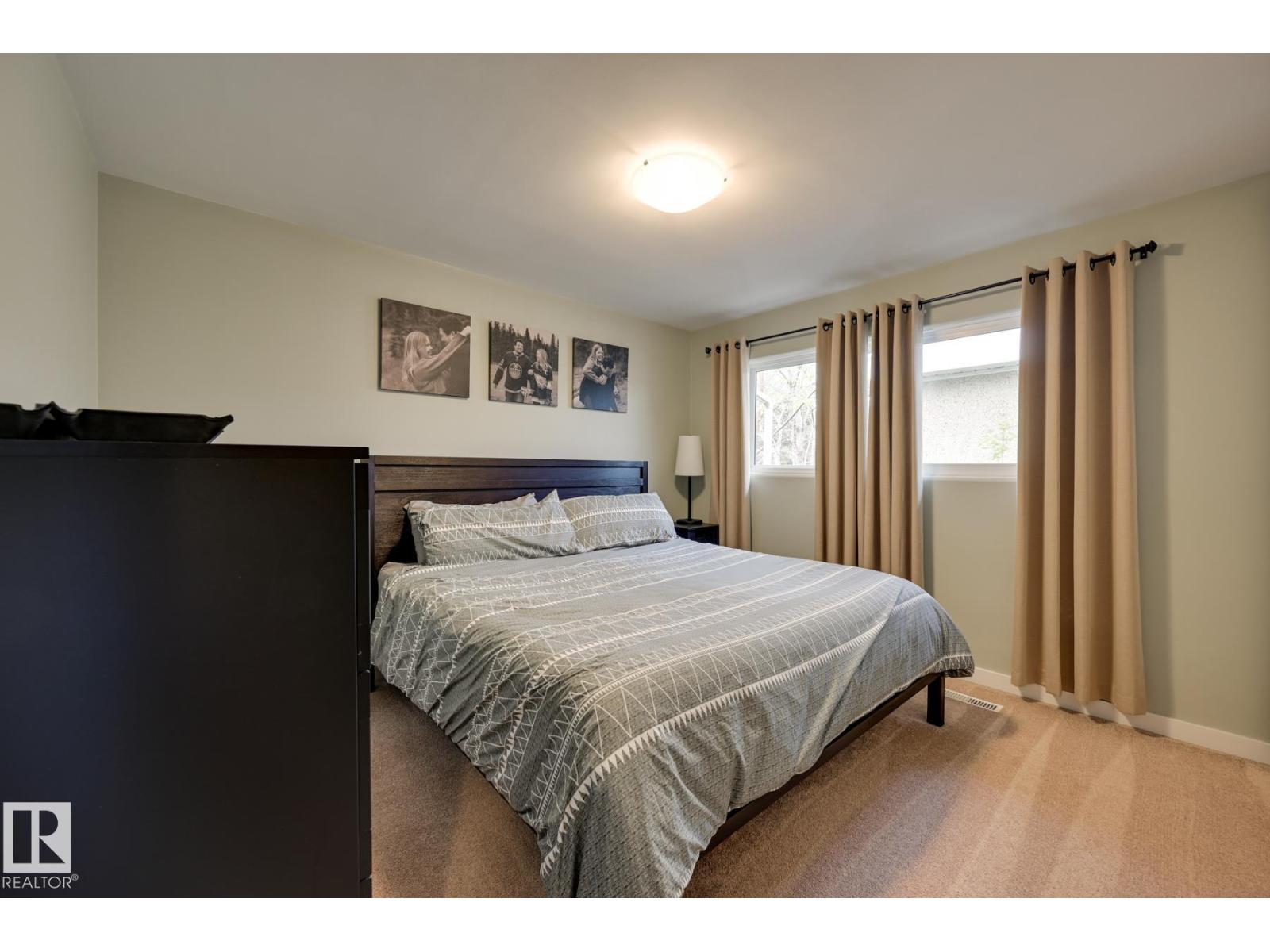 7527 78 AV NW - 21
