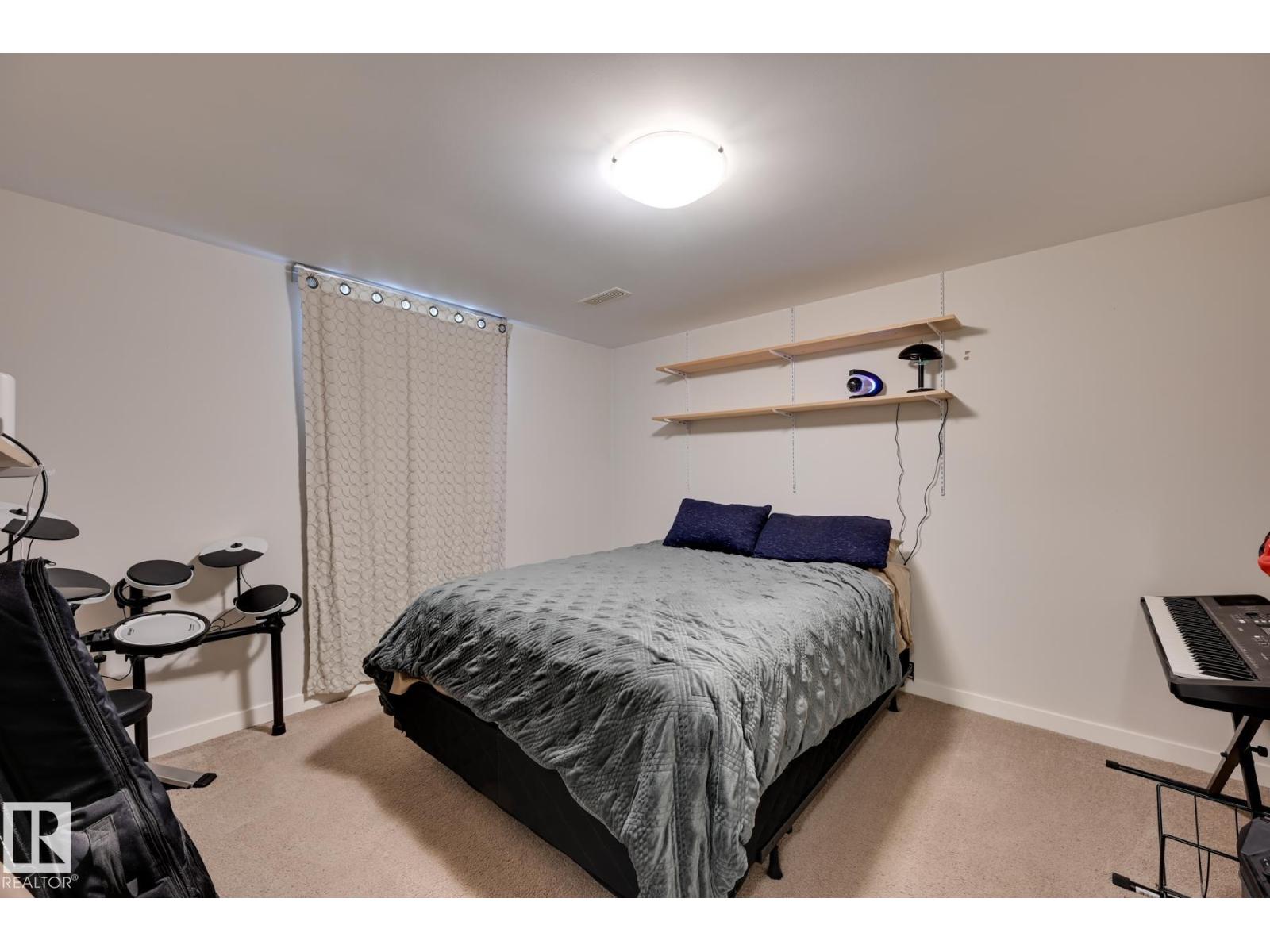 7527 78 AV NW - 31