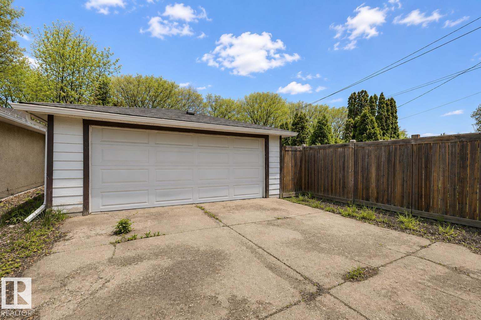 7527 78 AV NW - 46