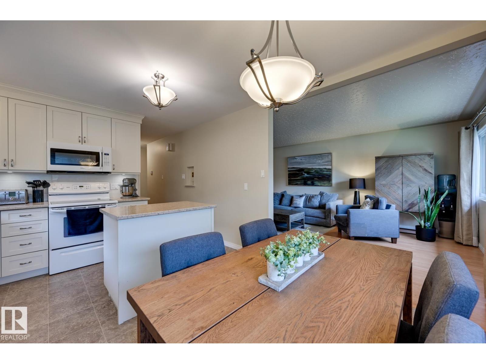 7527 78 AV NW - 8