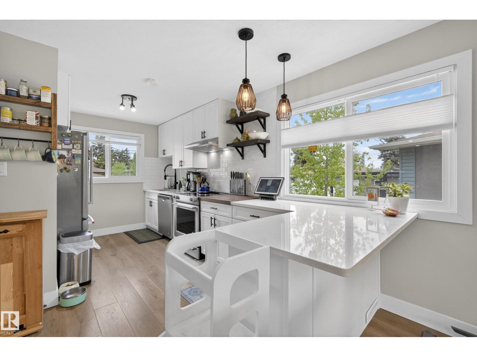 4336 116 ST NW - 8