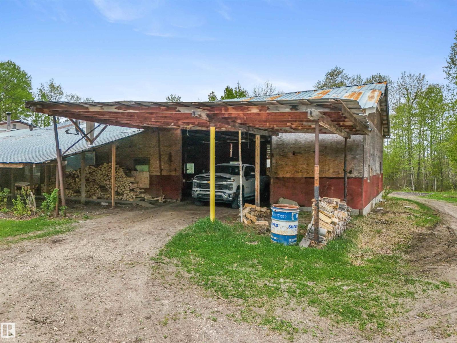 453038 RGE ROAD 61 - 15